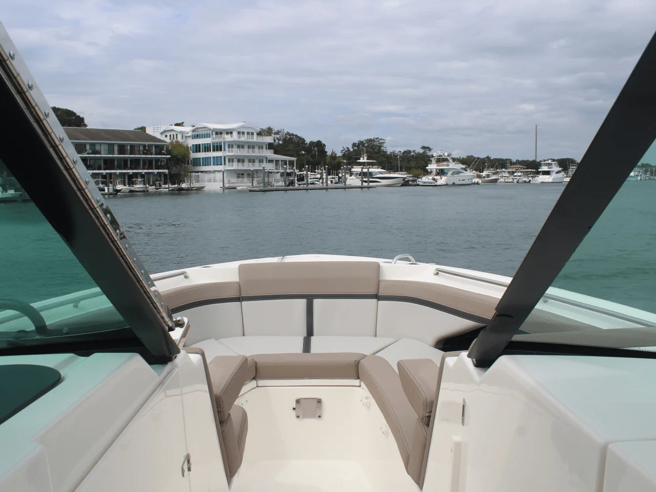 2026 Boston Whaler 330 Vantage 33.0 feet, Charleston, SC #60