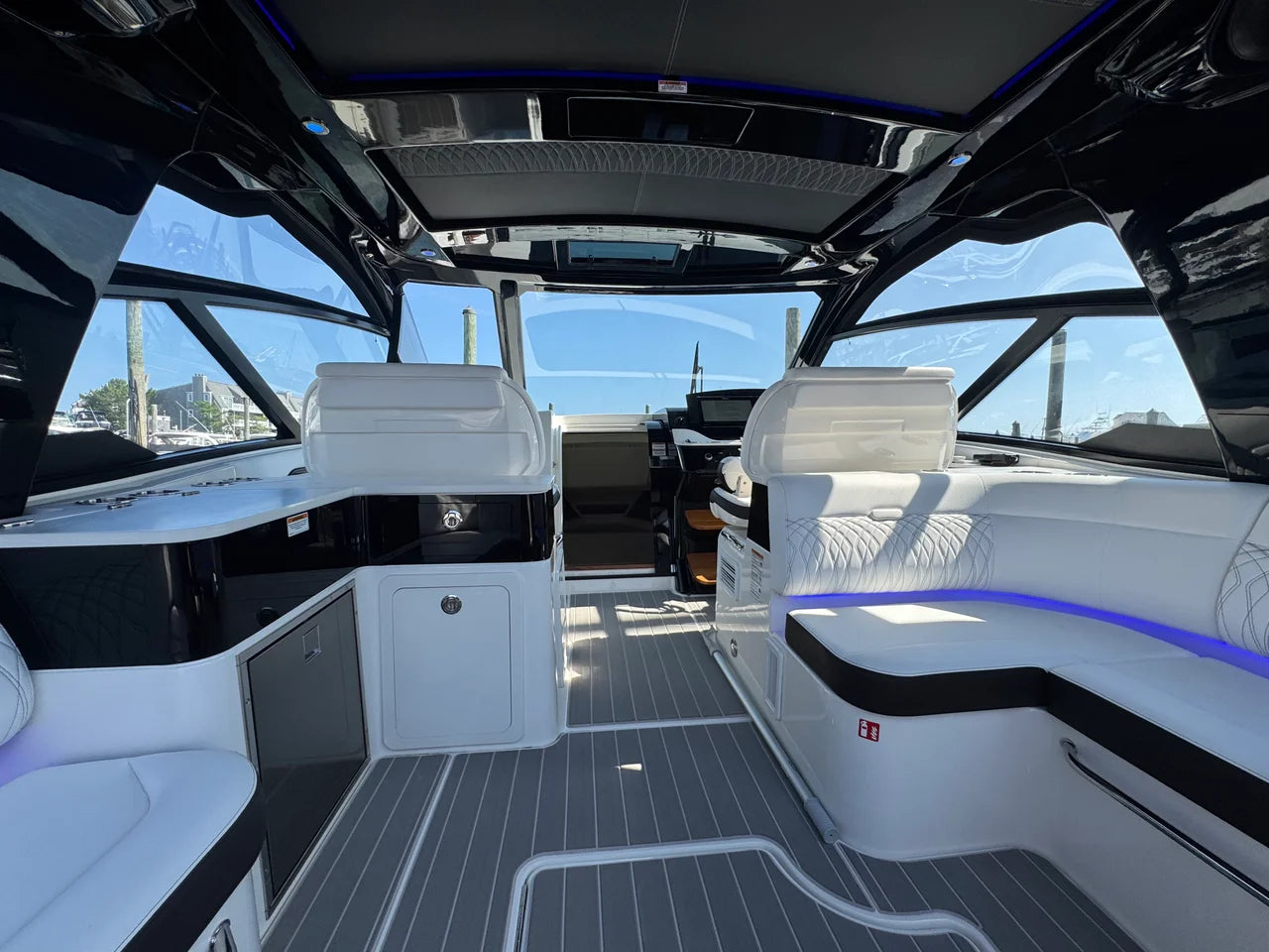 2025 Sea Ray 370 SUNDANCER OB 39.0 feet, Somers Point, New Jersey #15