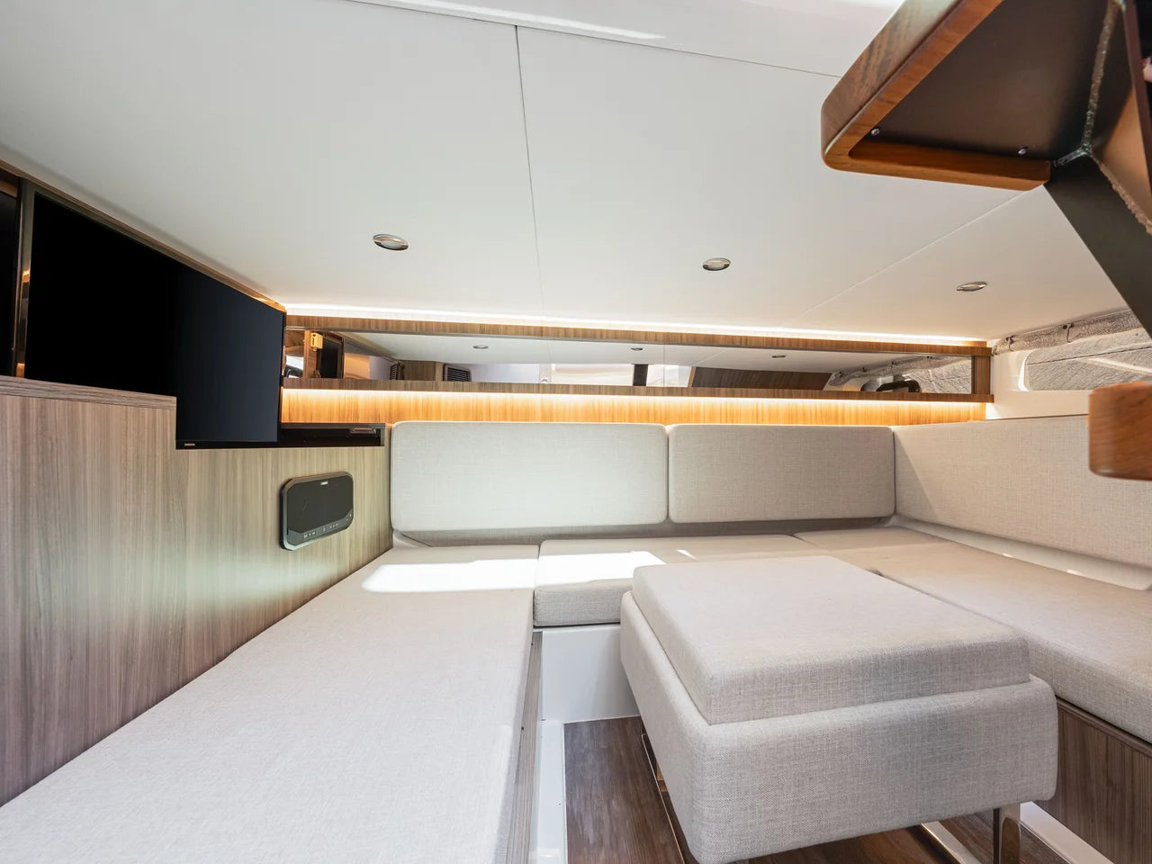 2026 Sea Ray Sundancer 370 Outboard 37.0 feet, Sarasota, FL #85