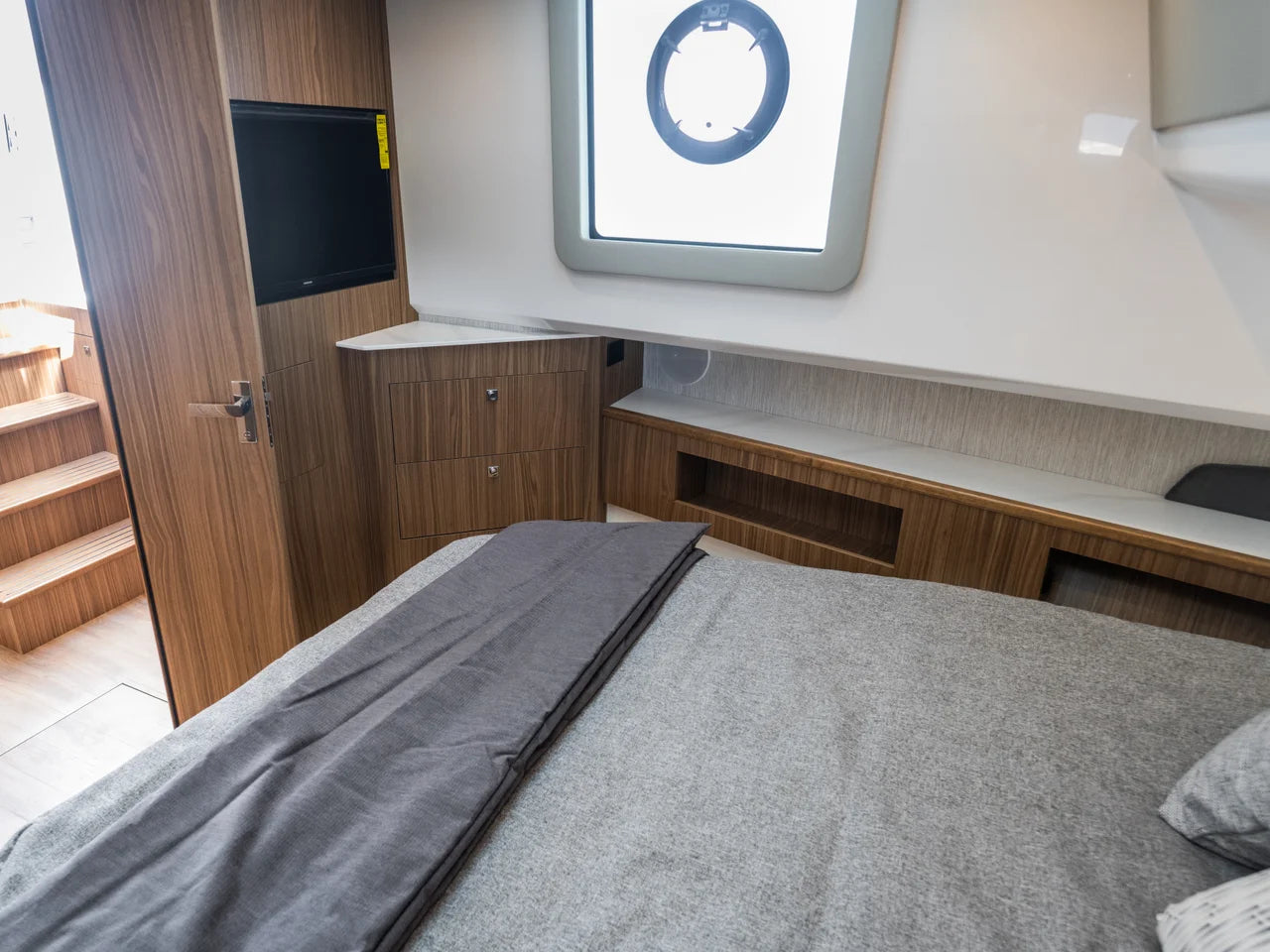 2026 Cruisers Yachts 50GLS OB 50.0 feet, Grasonville, MD #69