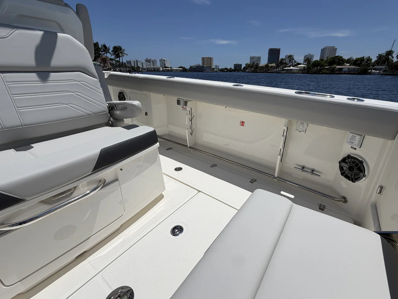 2026 Boston Whaler 330 Outrage 33.0 feet, Pompano Beach, Florida #33