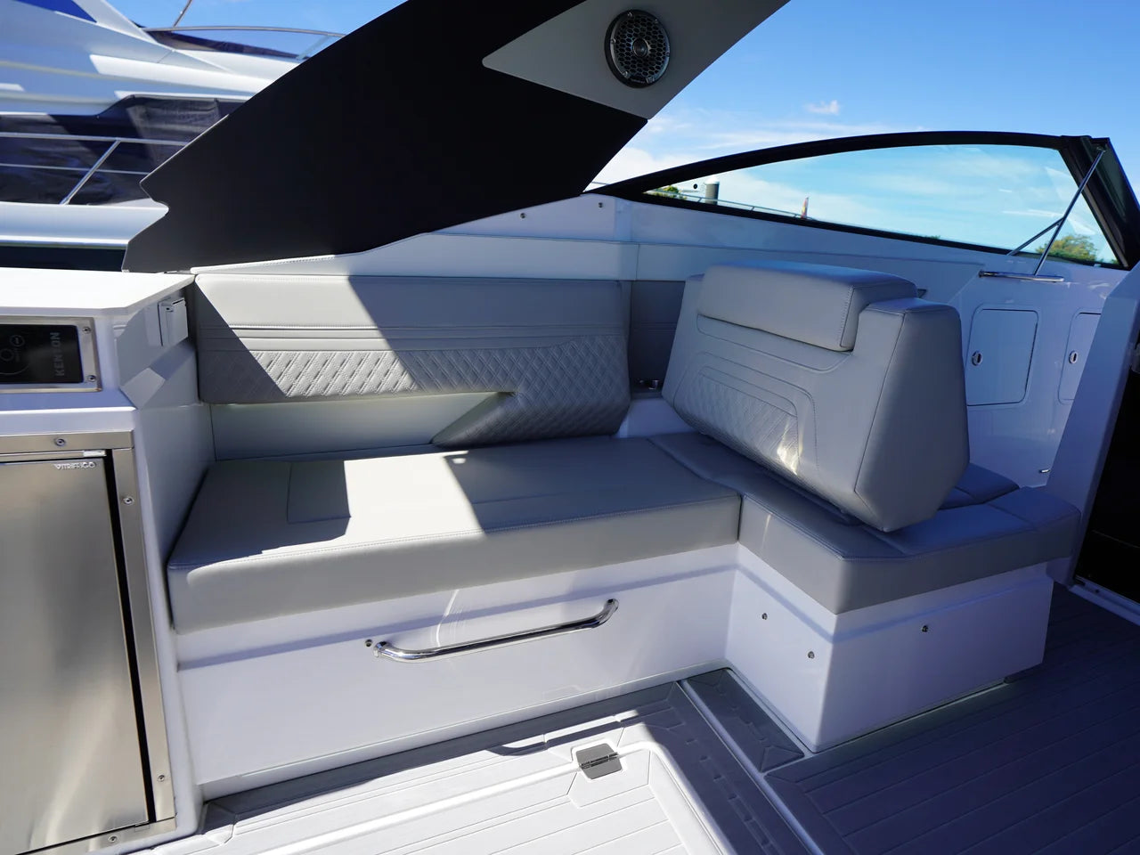 2026 Cruisers Yachts 34 GLS Outboard 34.0 feet, Grasonville, MD #23