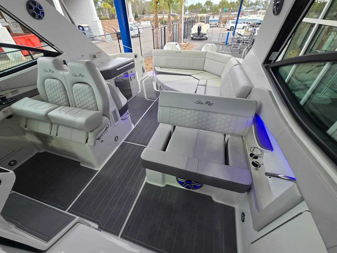 2026 Sea Ray Sundancer 320 Outboard 32.0 feet, Charleston, SC #15