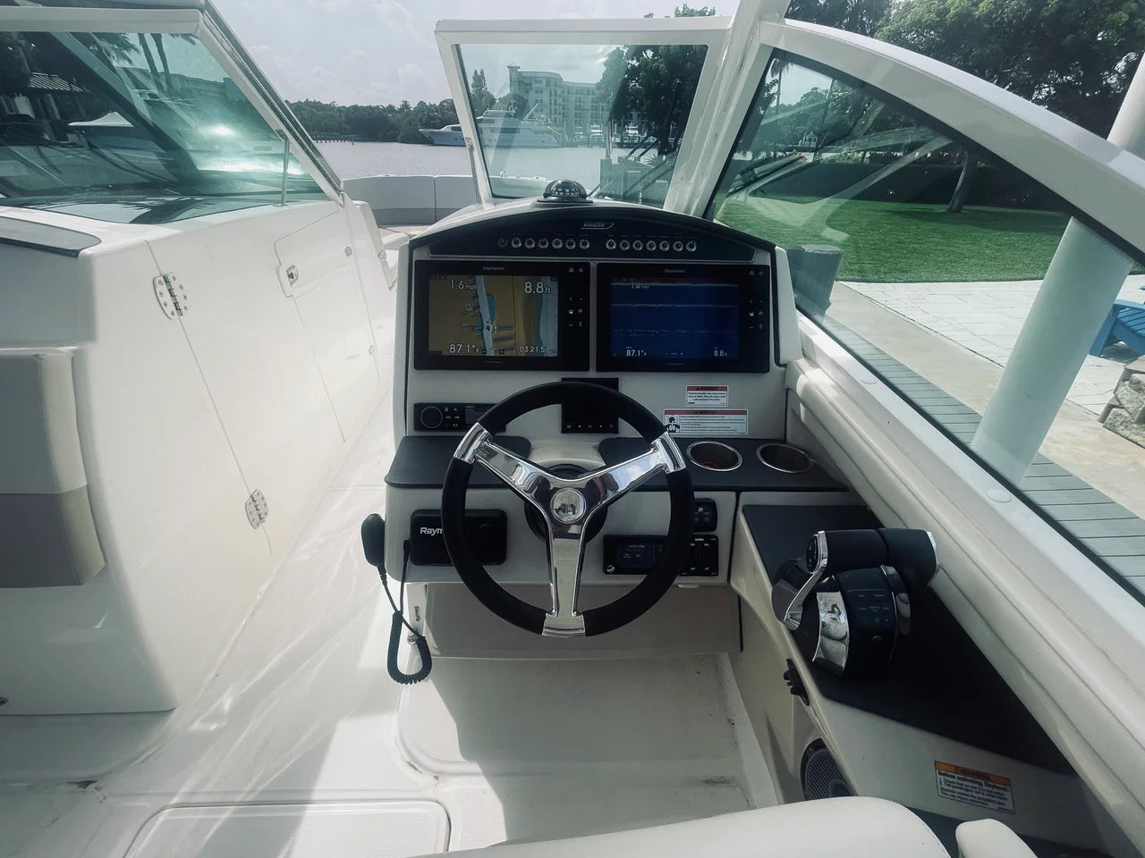2022 Boston Whaler 320 VANTAGE 32.0 feet, Delray Beach, FL #22