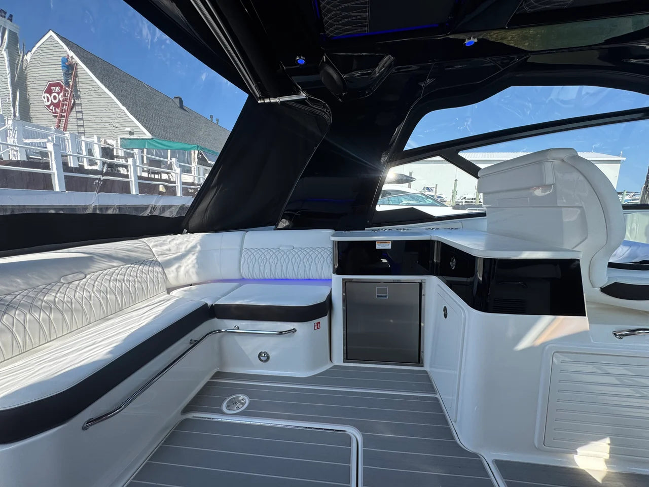 2025 Sea Ray 370 SUNDANCER OB 39.0 feet, Somers Point, New Jersey #12