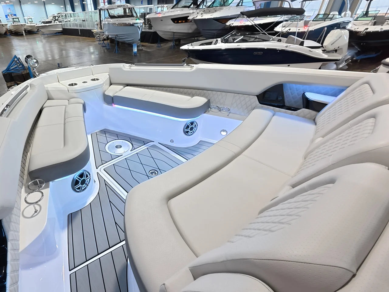 2026 Sea Ray SLX 400 Outboard 40.0 feet, Lake Ozark, MO #18