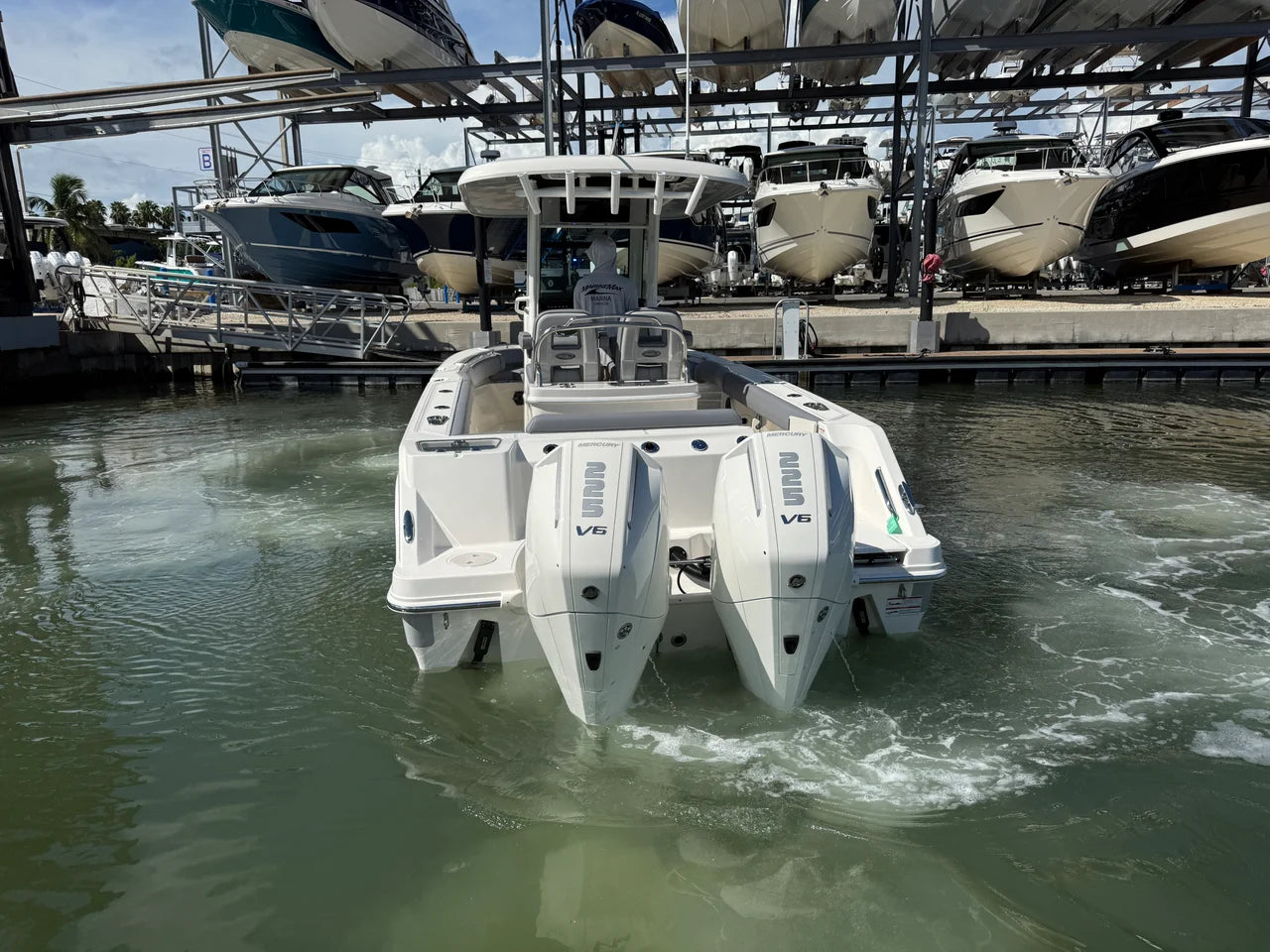 2027 Boston Whaler 250 Outrage 25.0 feet, Sarasota, FL #5