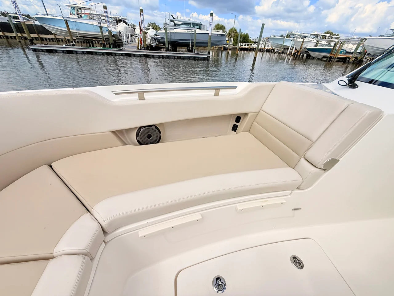 2024 Boston Whaler 320 Vantage 32.0 feet, St Petersburg, FL #67