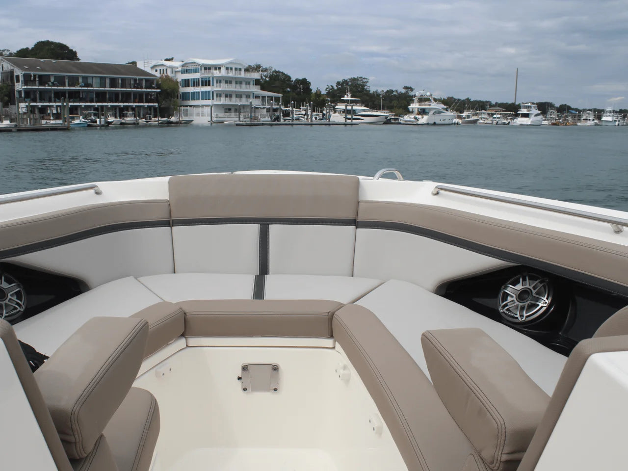 2026 Boston Whaler 330 Vantage 33.0 feet, Charleston, SC #62