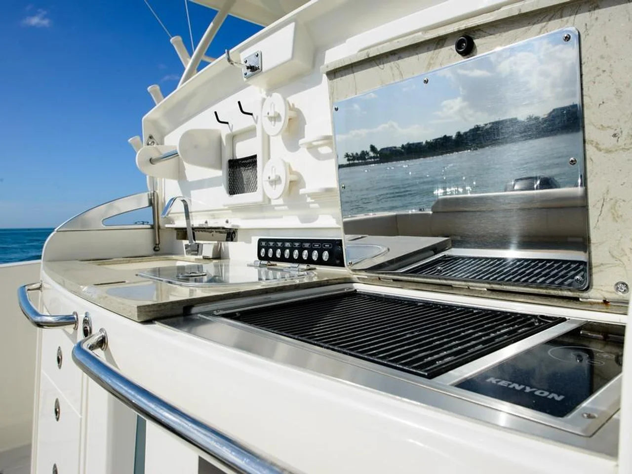 2026 Boston Whaler 420 Outrage 42.0 feet, Inuvik, Northwest Territories #14