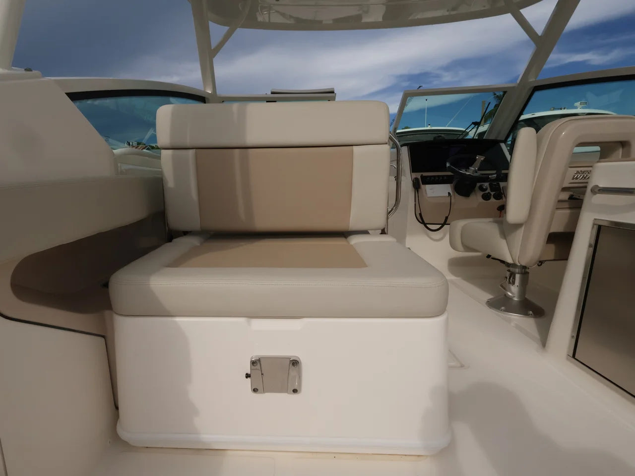 2027 Boston Whaler 280 Vantage 27.0 feet, Naples, Florida #14