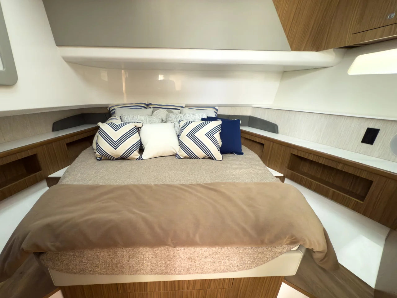 2026 Cruisers Yachts 50 GLS OB 50.0 feet, Fort Myers, FL #28