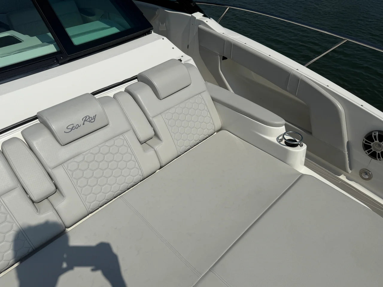 2025 Sea Ray Sundancer 320 Outboard 32.0 feet, Wrightsville Beach, North Carolina #33