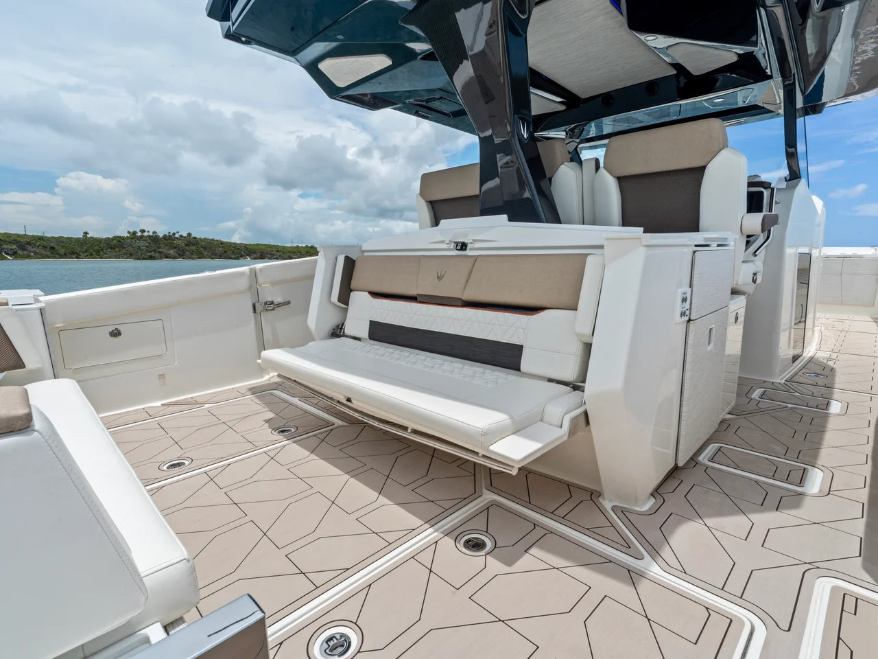 2027 Ducari 37 XIV 37.0 feet, Dania Beach, Florida #36