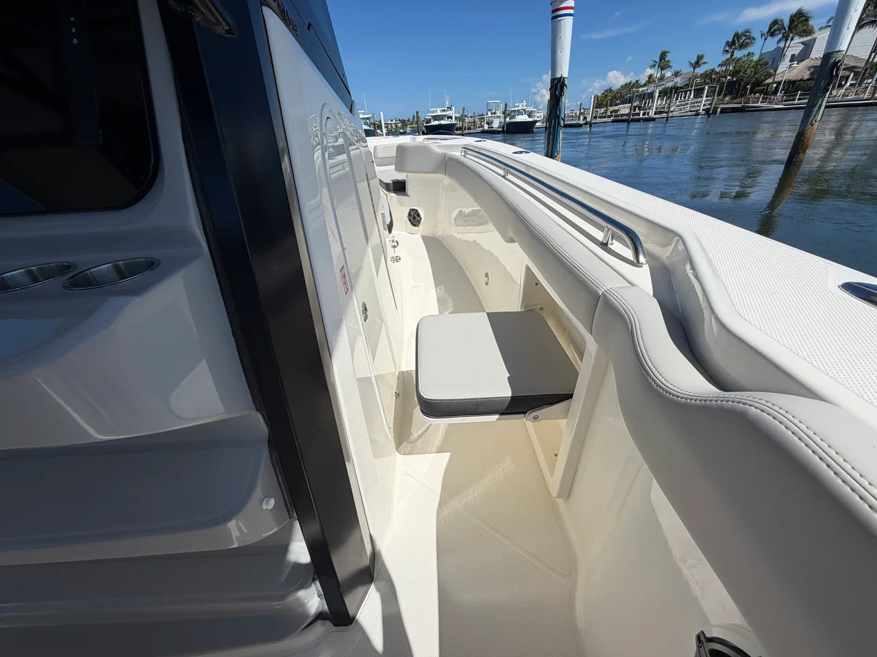 2026 Boston Whaler 330 Outrage 33.0 feet, Jupiter, Florida #36