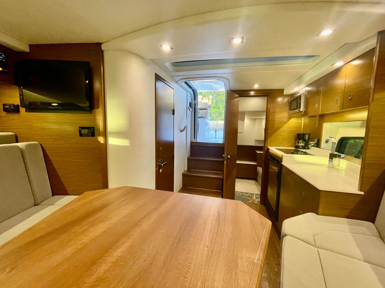 2016 Cruisers Yachts 390 EXPRESS COUPE 39.0 feet, Stuart, FL #27