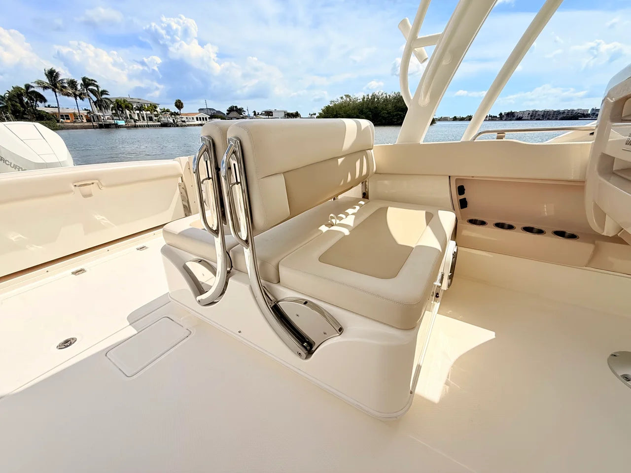 2024 Boston Whaler 320 Vantage 32.0 feet, St Petersburg, FL #32