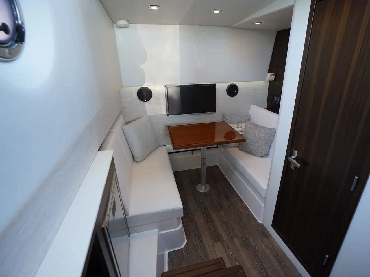 2026 Cruisers Yachts 34 GLS Outboard 34.0 feet, Grasonville, MD #51