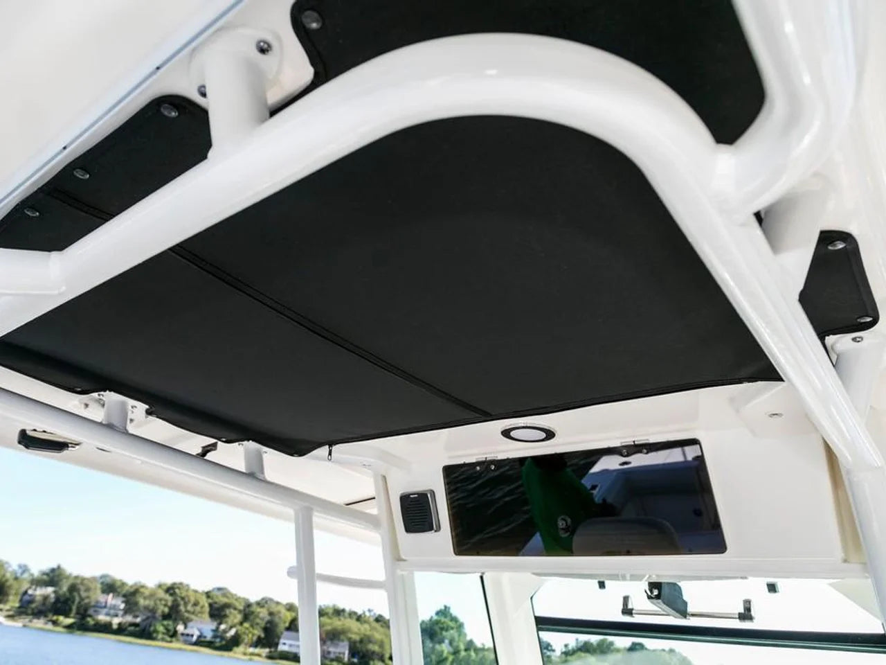 2027 Boston Whaler 330 Outrage 33.0 feet, Naples, Florida #5