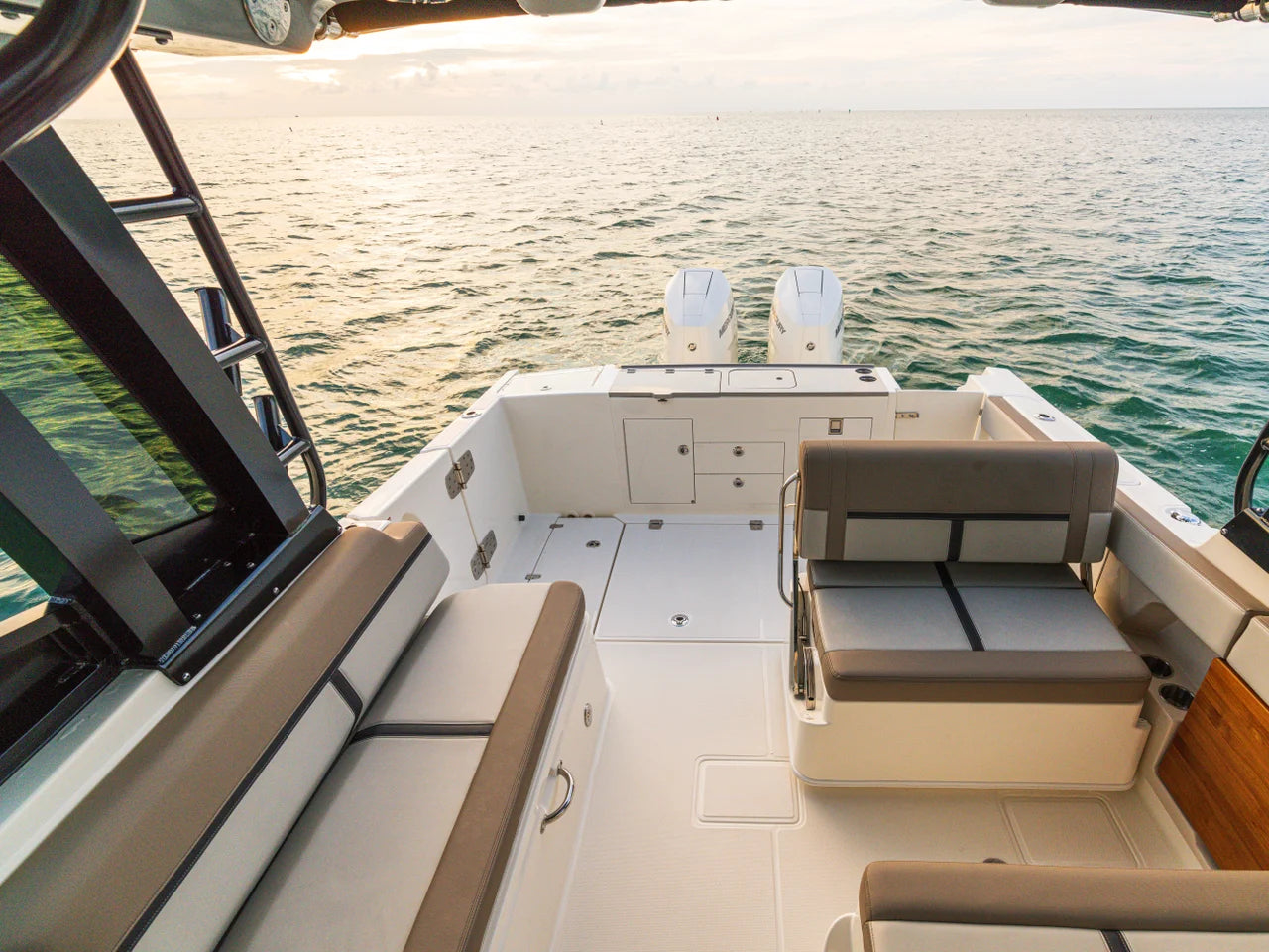 2027 Boston Whaler 330 Vantage 33.0 feet, Naples, Florida #29