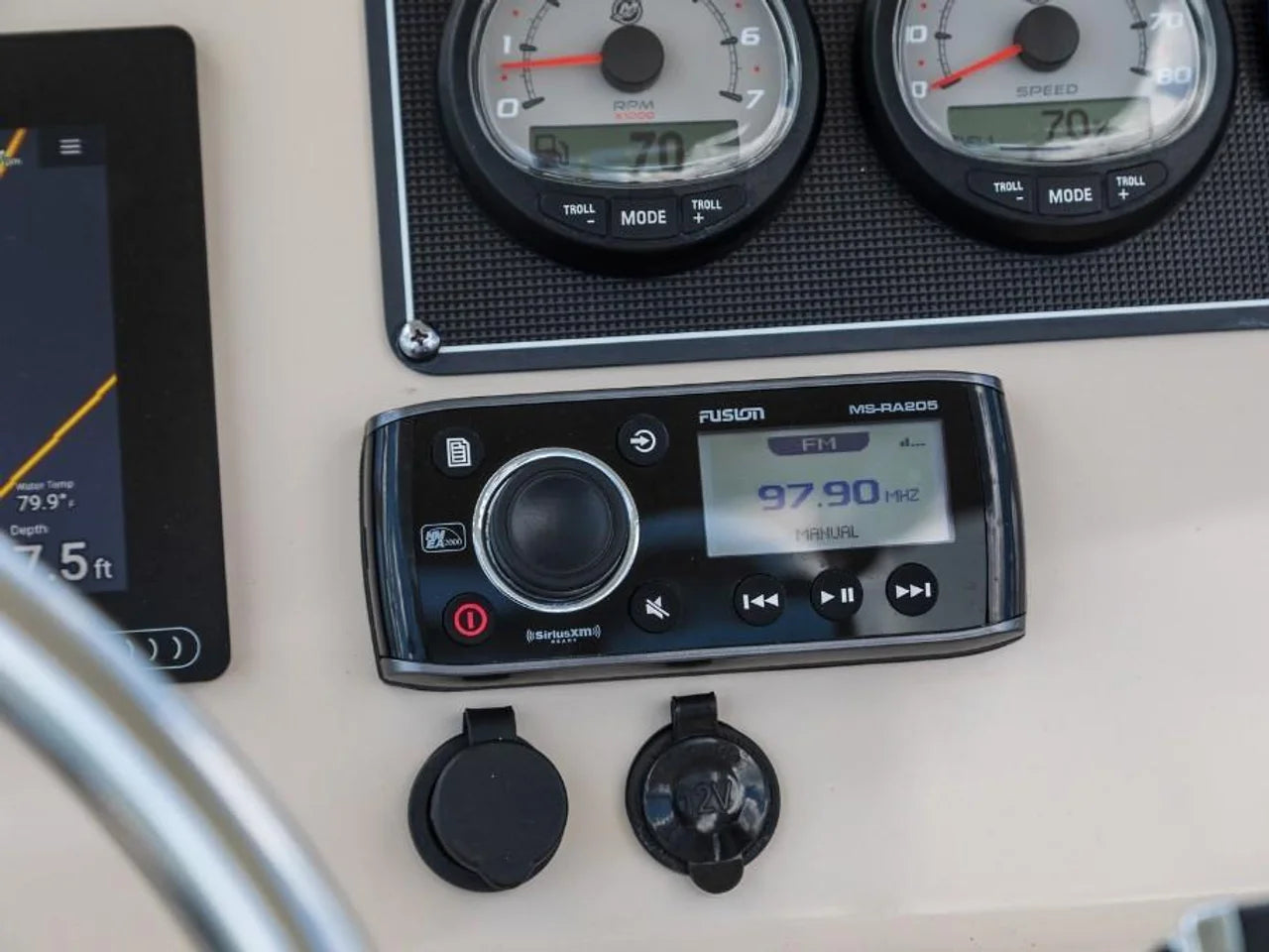 2027 Boston Whaler 210 Montauk 21.0 feet, St Petersburg, FL #35