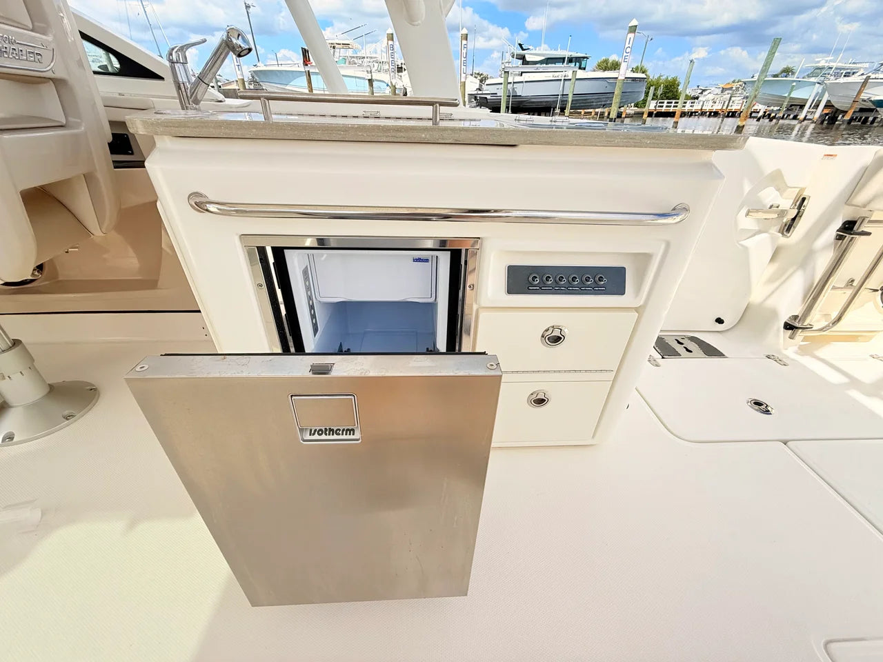 2024 Boston Whaler 320 Vantage 32.0 feet, St Petersburg, FL #38