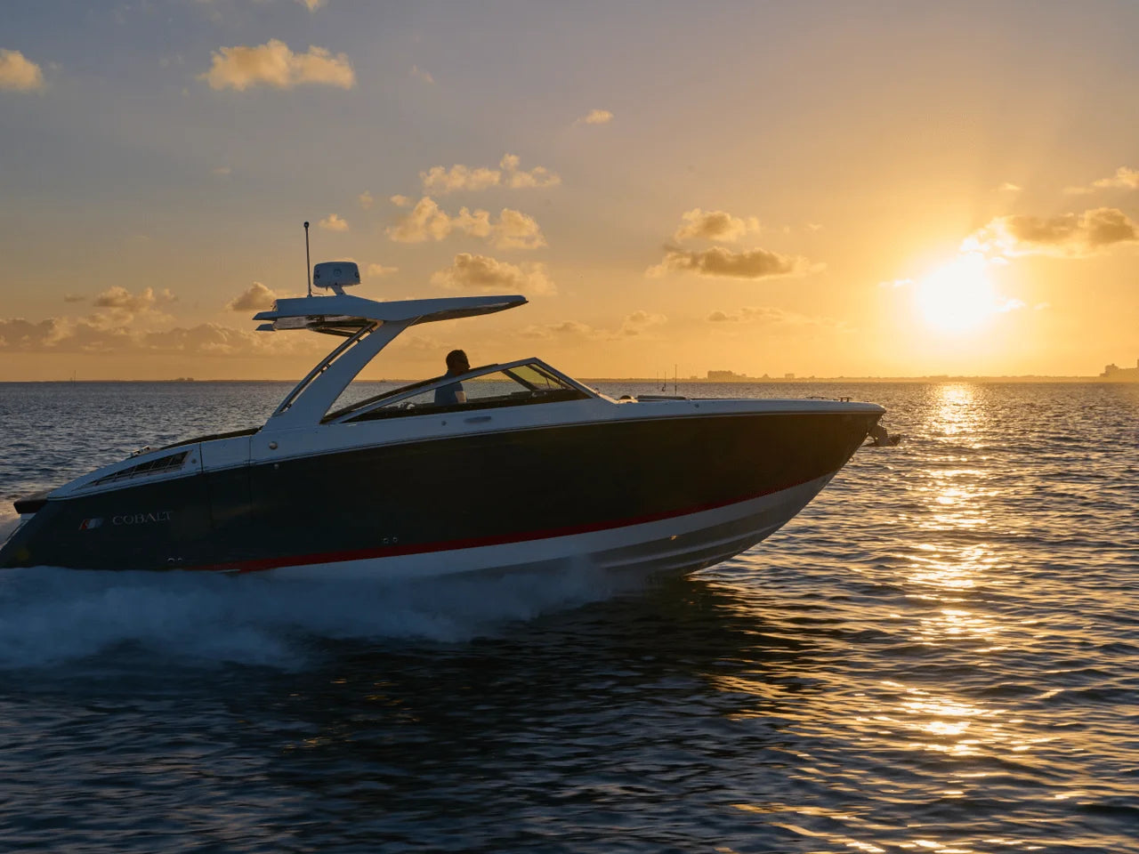 2026 Cobalt R33 Surf 33.0 feet, Inuvik, Northwest Territories #13