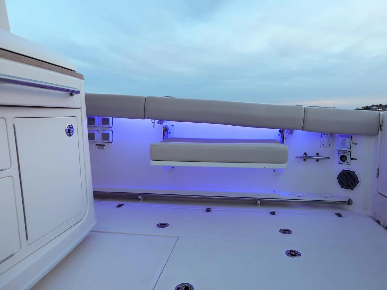 2026 Boston Whaler 380 Outrage 38.0 feet, Inuvik, Northwest Territories #19