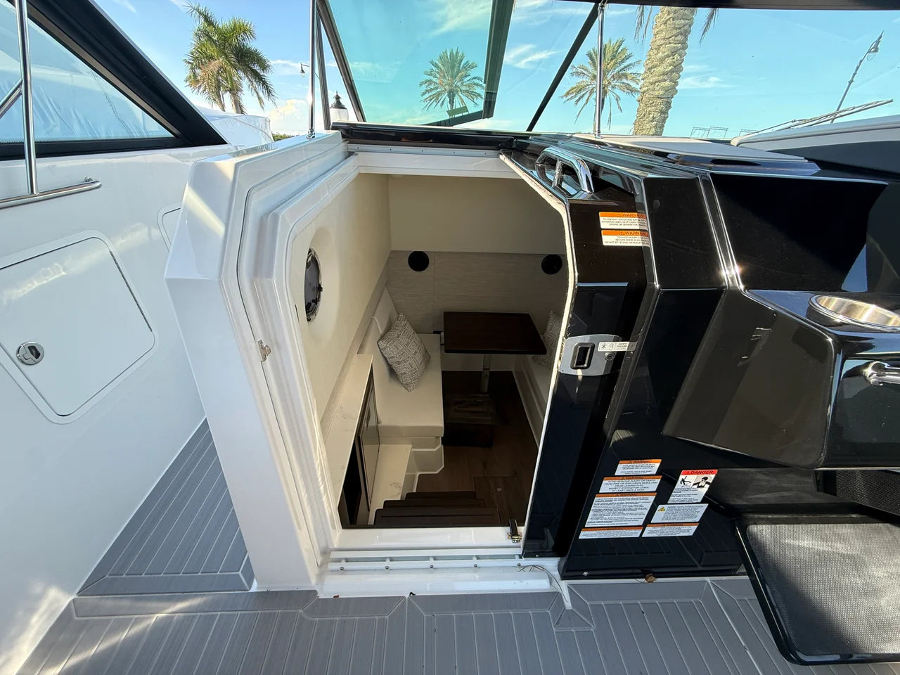 2027 Cruisers Yachts 34 GLS Outboard 34.0 feet, Venice, Florida #22