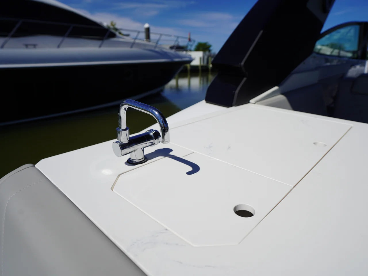 2026 Cruisers Yachts 34 GLS Outboard 34.0 feet, Grasonville, MD #17