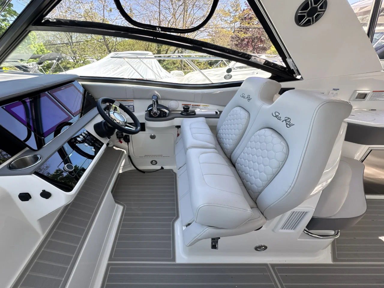 2026 Sea Ray Sundancer 320 Outboard 32.0 feet, Huntington, NY #22