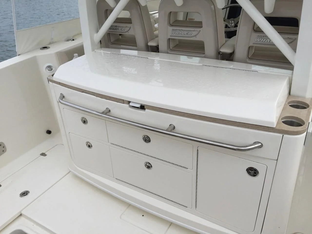 2026 Boston Whaler 380 Outrage 38.0 feet, Inuvik, Northwest Territories #11