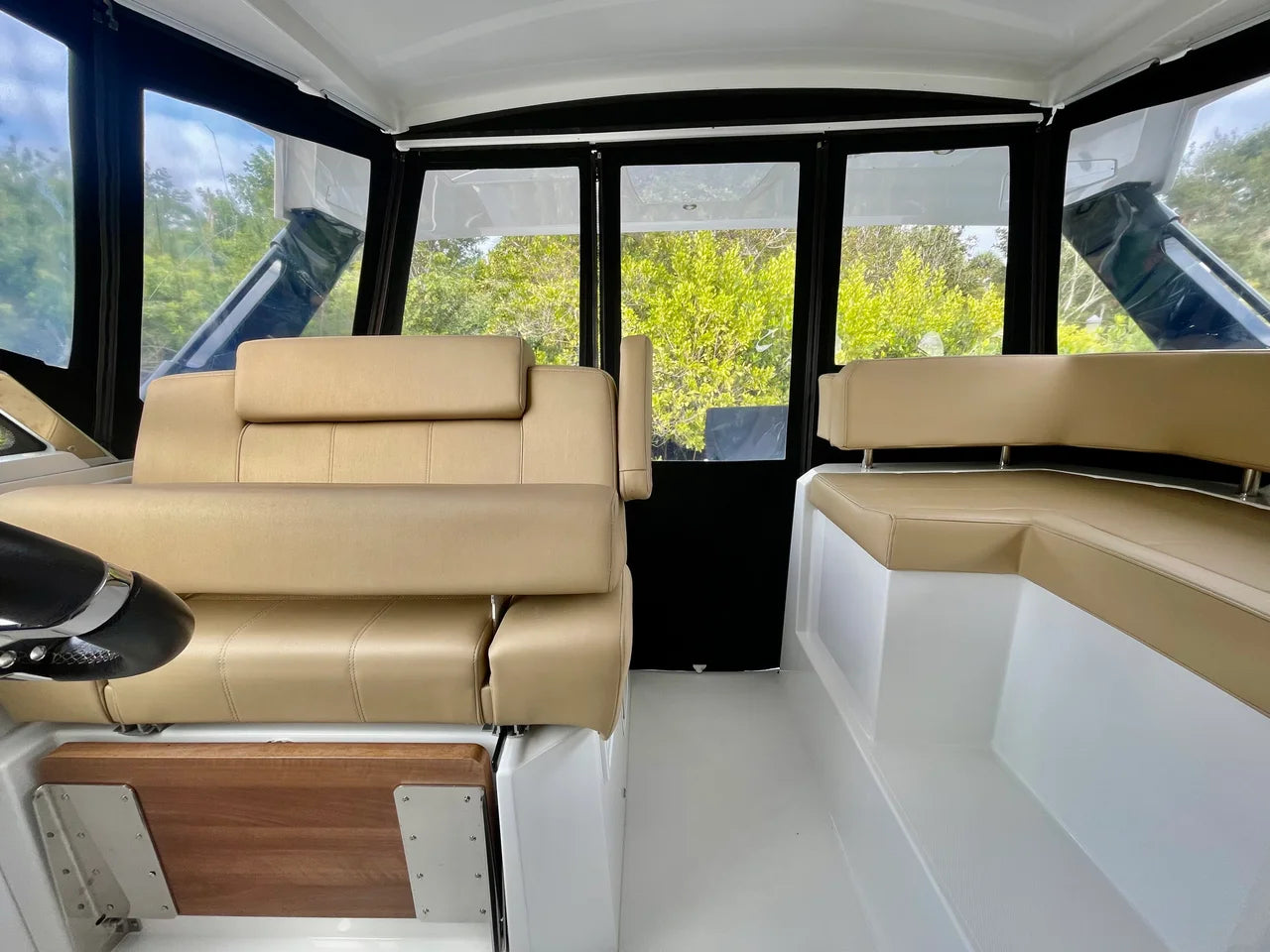 2016 Cruisers Yachts 390 EXPRESS COUPE 39.0 feet, Stuart, FL #14