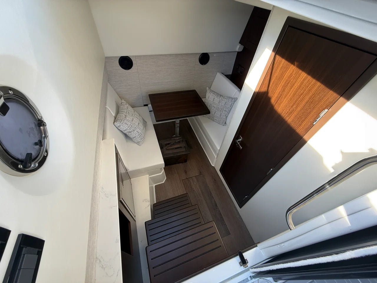 2027 Cruisers Yachts 34 GLS Outboard 34.0 feet, Venice, Florida #23