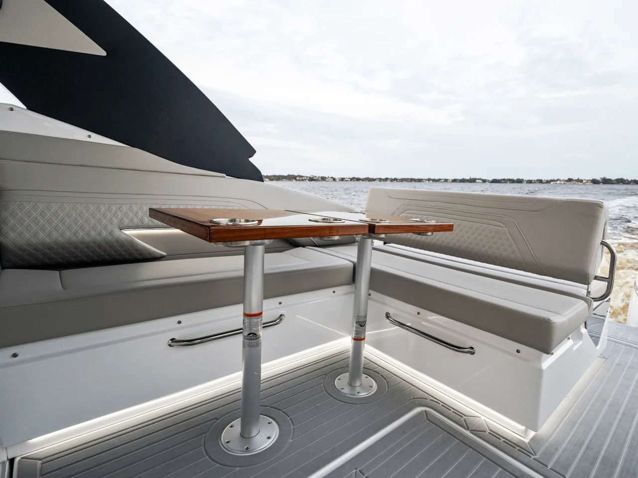 2026 Cruisers Yachts 34 GLS Outboard 35.0 feet, Inuvik, Northwest Territories #130