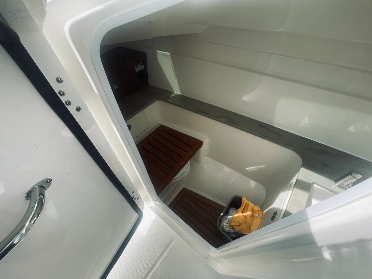 2022 Boston Whaler 320 VANTAGE 32.0 feet, Delray Beach, FL #17