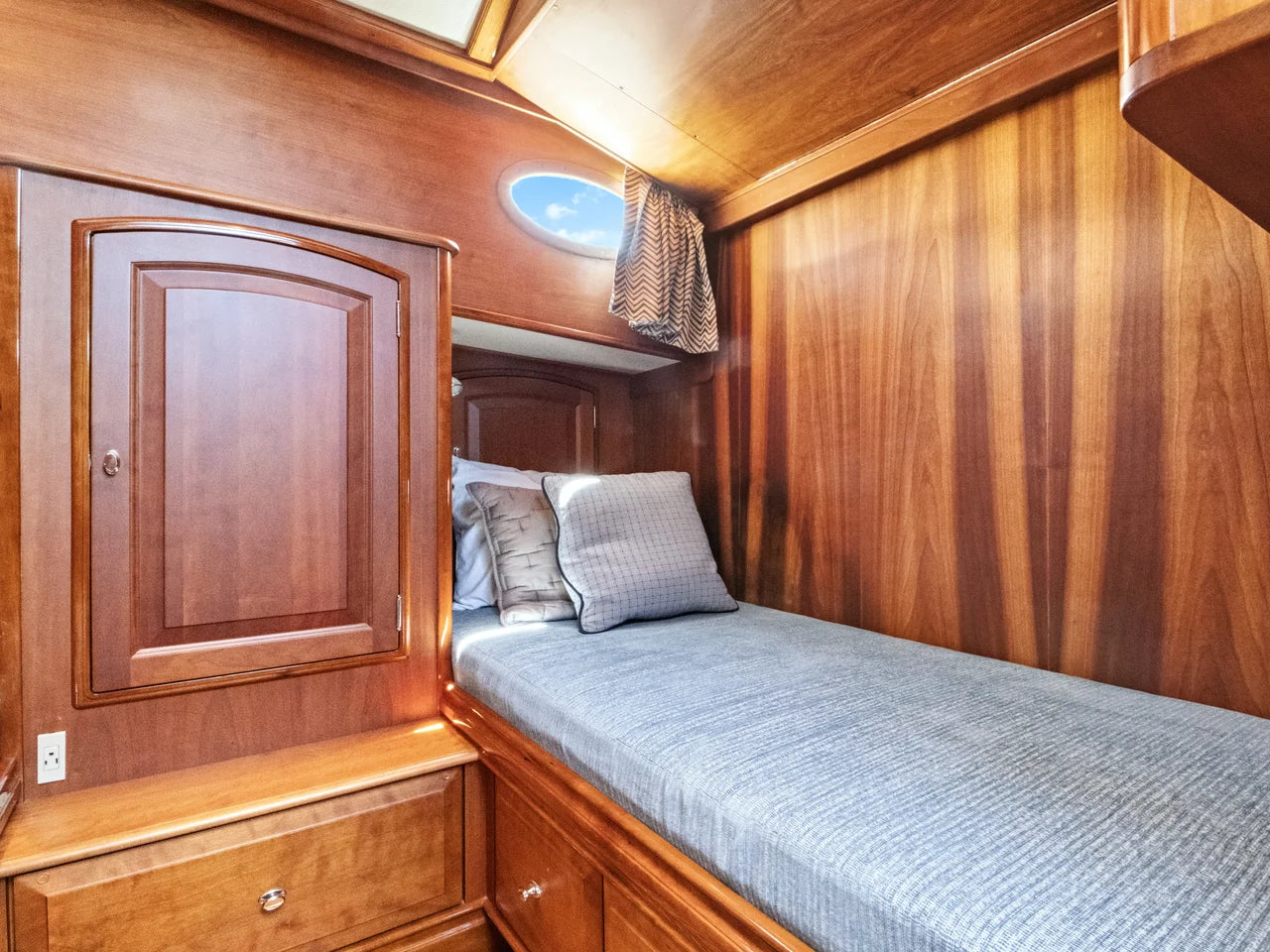 2007 Hinckley TALARIA 55MY 55.0 feet, West Palm Beach, FL #73