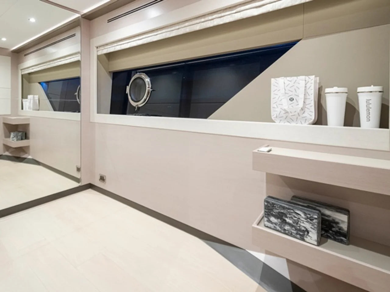 2027 Ocean Alexander 27R 93.0 feet, Pompano Beach, FL #37