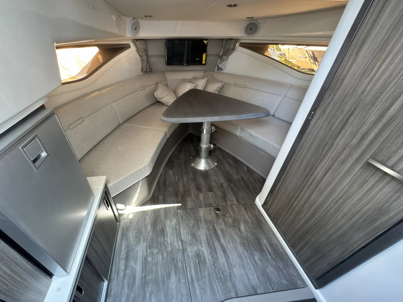 2026 Sea Ray Sundancer 320 Outboard 32.0 feet, Huntington, NY #29