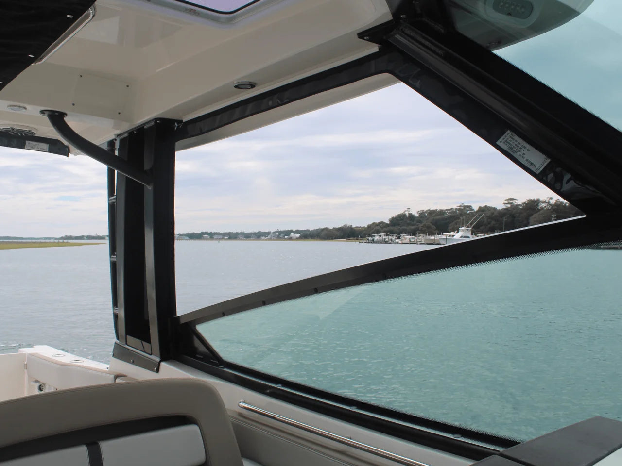 2026 Boston Whaler 330 Vantage 33.0 feet, Charleston, SC #42