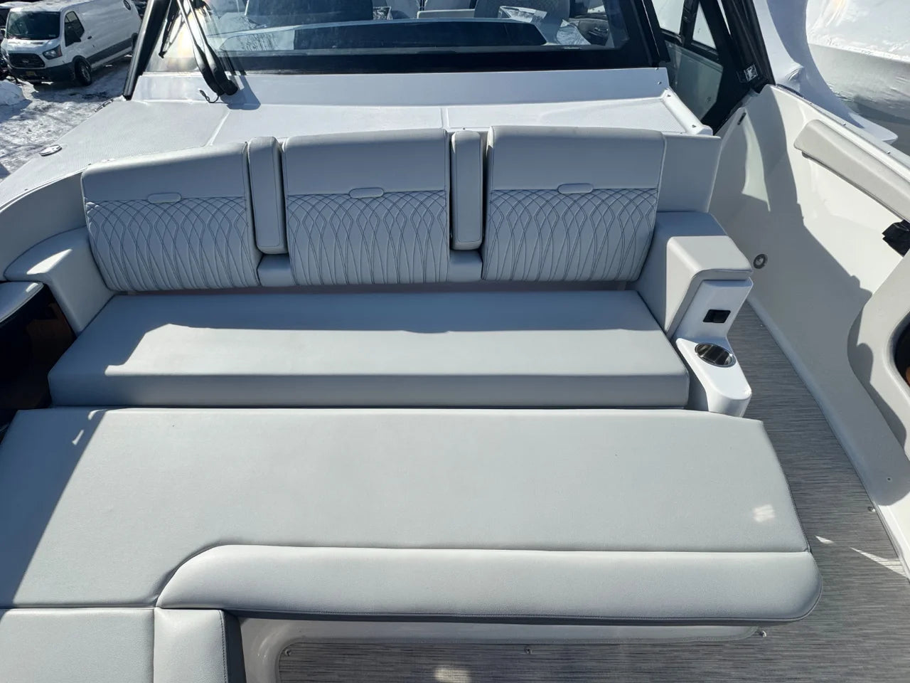 2026 Sea Ray Sundancer 370 Outboard 37.0 feet, Huntington, NY #36