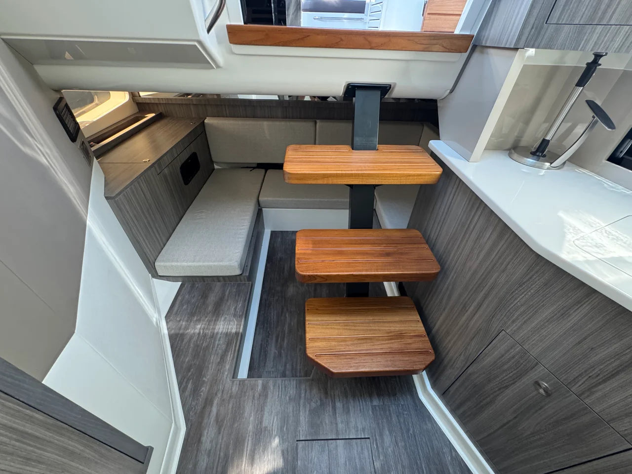 2025 Sea Ray 370 SUNDANCER OB 39.0 feet, Somers Point, New Jersey #39