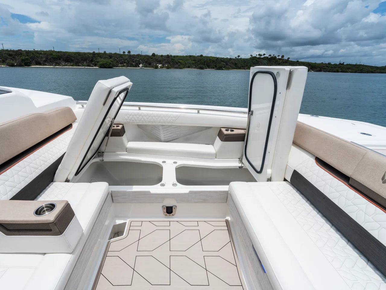2027 Ducari 37 XIV 37.0 feet, Dania Beach, Florida #59