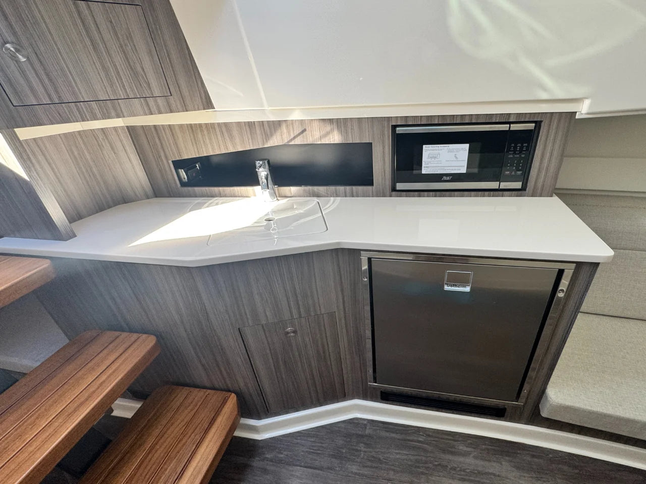 2026 Sea Ray Sundancer 370 Outboard 37.0 feet, Huntington, NY #24