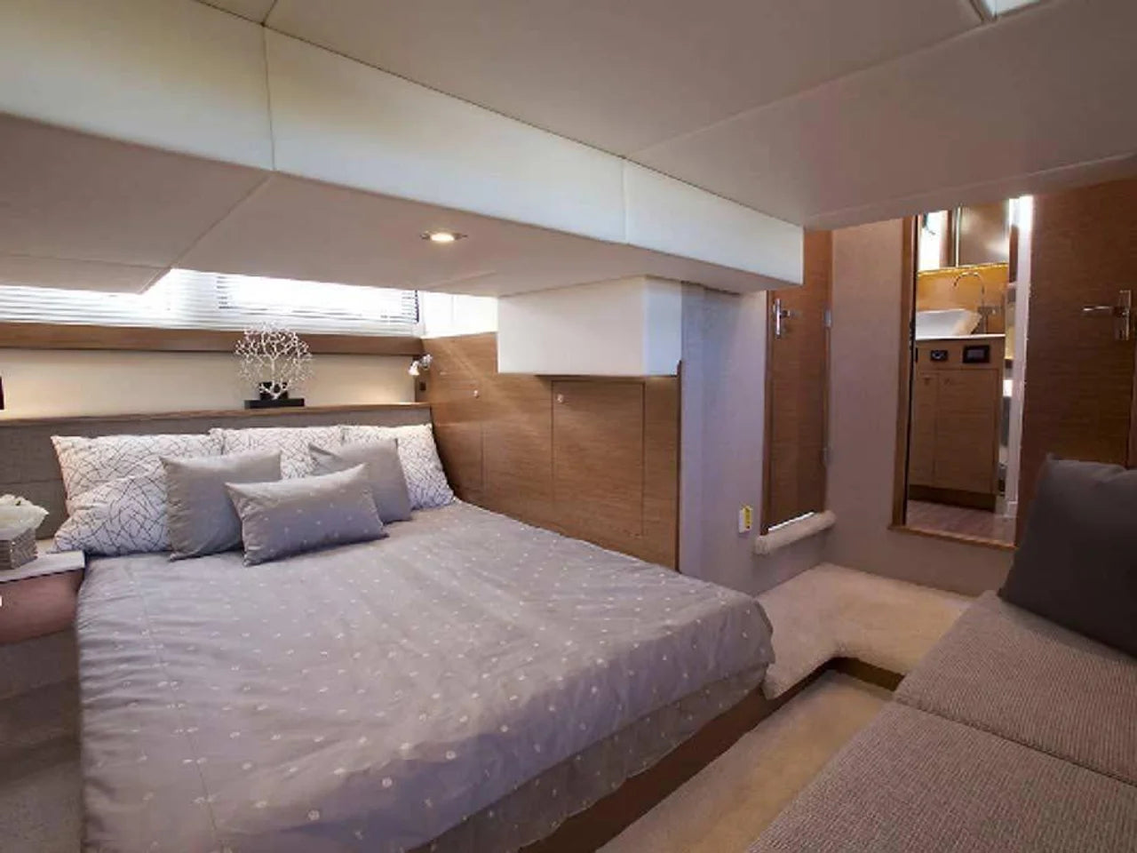 2026 Cruisers Yachts 42 Cantius 42.0 feet, Inuvik, Northwest Territories #11