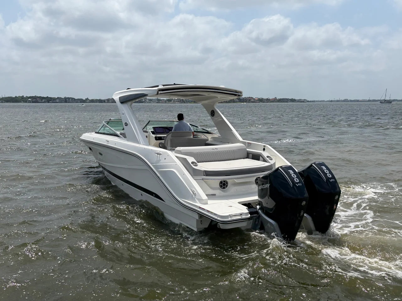 2026 Sea Ray SLX 310 Outboard