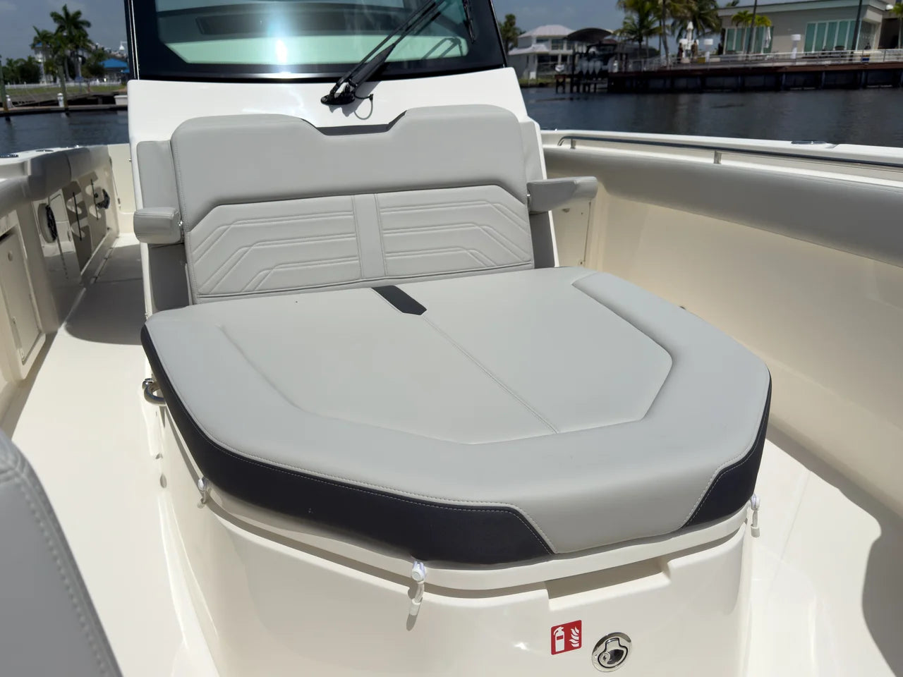 2026 Boston Whaler 330 Outrage 33.0 feet, Fort Myers, FL #19