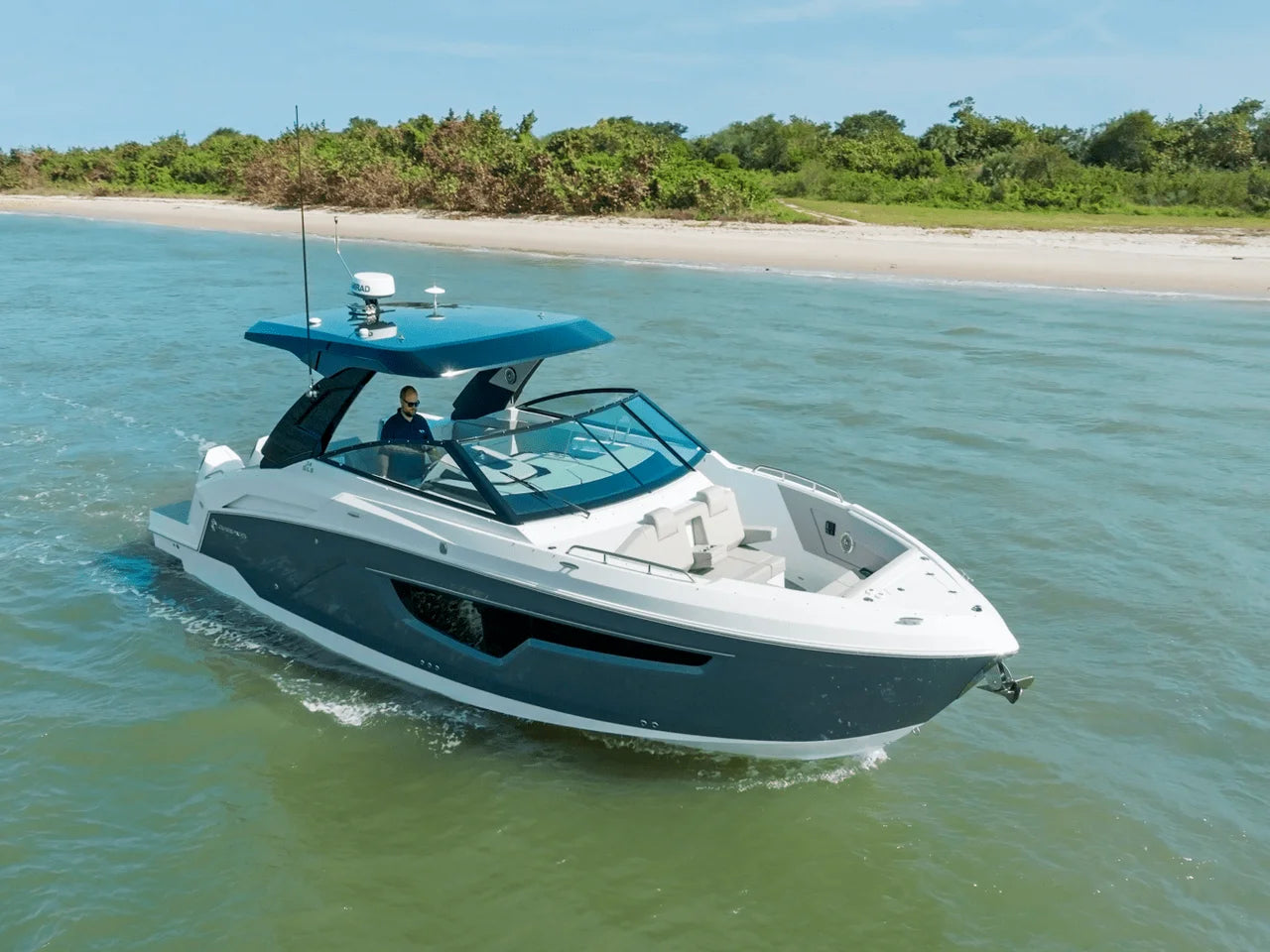 2026 Cruisers Yachts 34 GLS Outboard 35.0 feet, Inuvik, Northwest Territories #4