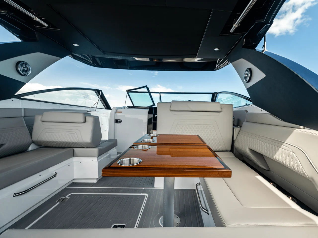 2026 Cruisers Yachts 34 GLS Outboard 35.0 feet, Inuvik, Northwest Territories #142