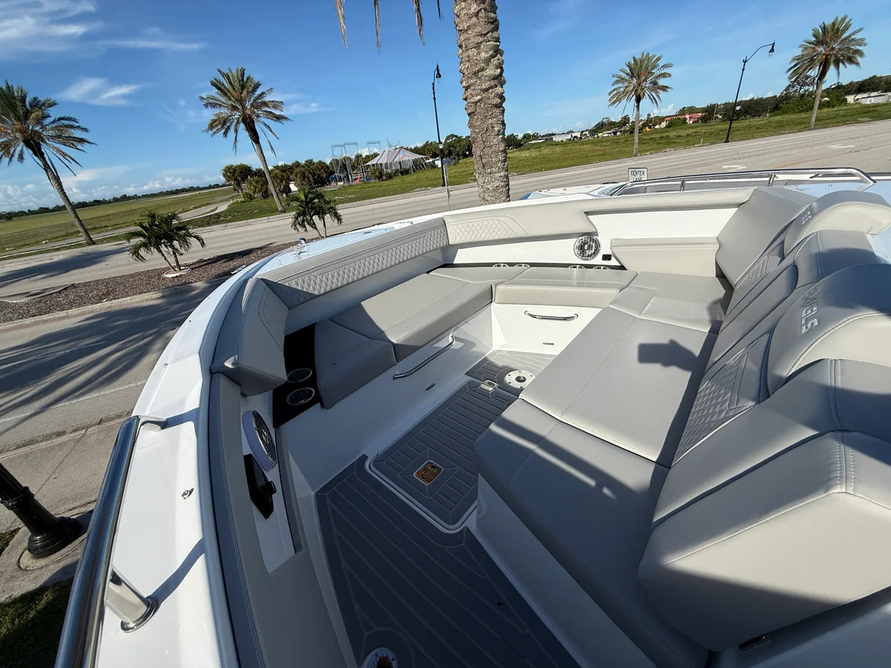 2027 Cruisers Yachts 34 GLS Outboard 34.0 feet, Venice, Florida #8